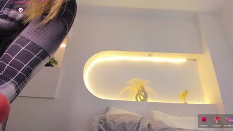 Snapshot of violetarainn chatting on December 13, 3:21 pm Violeta online show from December 13, 3:21 pm