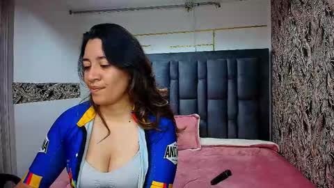 VIOLETA online show from December 22, 2:03 pm