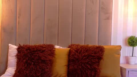 Snapshot of violetblaze chatting on September 17, 12:34 am Cute Violet online show from September 17, 12:34 am