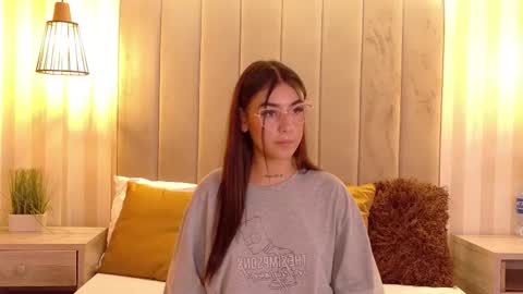 Snapshot of violetblaze chatting on September 26, 1:31 am Cute Violet online show from September 26, 1:31 am