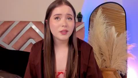 Snapshot of violetcollins_ chatting on November 18, 7:29 pm Call me Violet online show from November 18, 7:29 pm