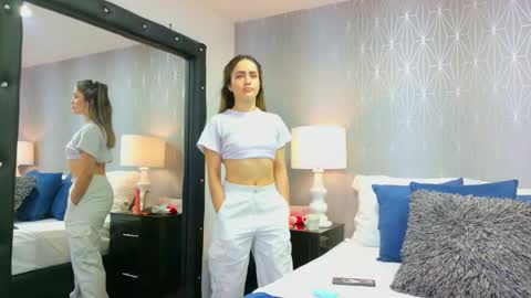 Snapshot of violetgracce chatting on February 19, 3:08 pm Violet Grace online show from February 19, 3:08 pm