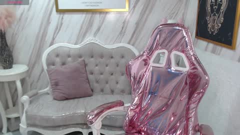 violeth_b online show from December 5, 12:33 pm