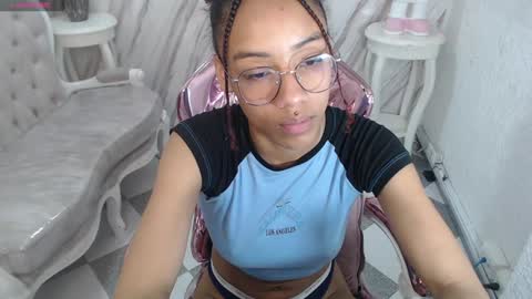 violeth_b online show from December 23, 6:48 pm