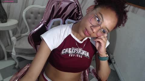 violeth_b online show from January 3, 6:46 pm