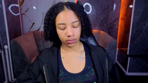 violeth_b online show from November 18, 12:53 pm