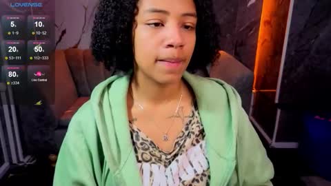 violeth_b online show from November 19, 1:00 pm