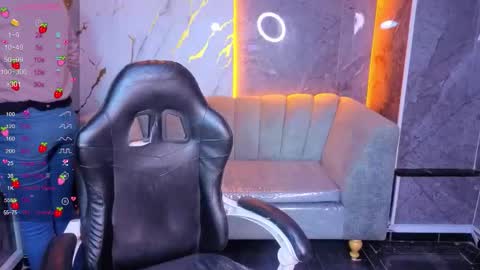 violeth_b online show from November 21, 12:59 pm