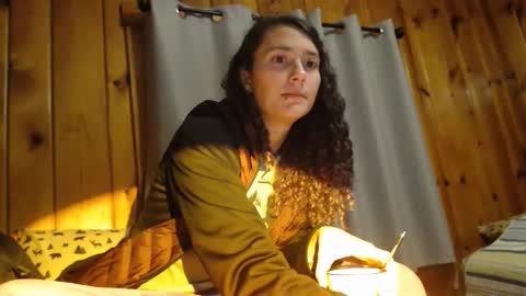 Violet Hooper online show from March 31, 8:04 am