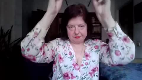 violetpulse online show from April 16, 2:29 pm