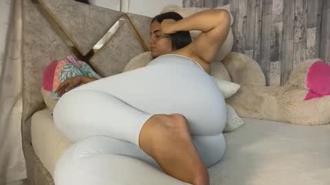 violetroussee online show from November 11, 10:10 pm