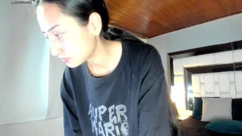 Snapshot of violetskinny chatting on October 15, 9:59 pm violetskinny online show from October 15, 9:59 pm