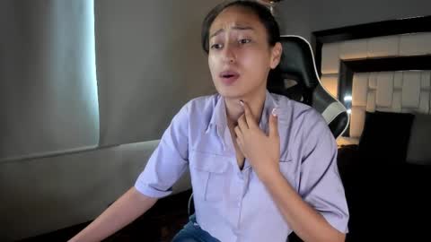 Snapshot of violetskinny chatting on October 21, 6:41 pm violetskinny online show from October 21, 6:41 pm