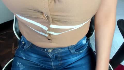 Snapshot of violetskinny chatting on November 26, 7:26 pm violetskinny online show from November 26, 7:26 pm