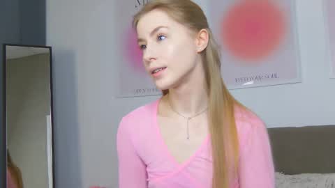 VioletSwone online show from February 22, 5:08 am