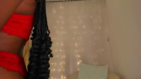 Snapshot of violett23_ chatting on November 22, 3:38 am violett23_ online show from November 22, 3:38 am