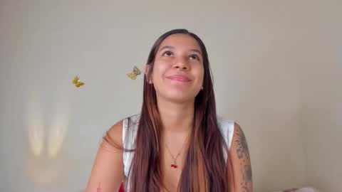 Snapshot of violett_24_ chatting on October 11, 11:47 pm violett_24_ online show from October 11, 11:47 pm