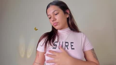 Snapshot of violett_24_ chatting on October 22, 11:26 pm violett_24_ online show from October 22, 11:26 pm