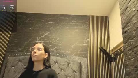 ViolettGolden online show from September 11, 10:59 am
