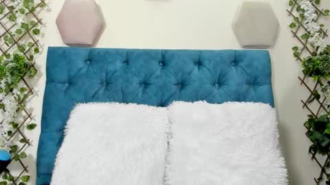 Snapshot of violett__rousee chatting on November 4, 3:44 pm violett rousee online show from November 4, 3:44 pm