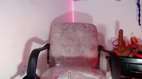 Snapshot of violett_ass chatting on October 11, 10:52 pm Samantha y jhons online show from October 11, 10:52 pm