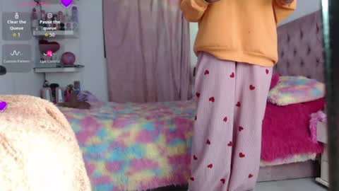 violett_brown9 online show from June 29, 5:57 am
