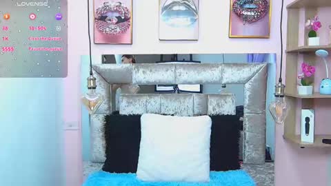 Snapshot of violett_froz chatting on February 13, 4:28 pm Violeta froz online show from February 13, 4:28 pm