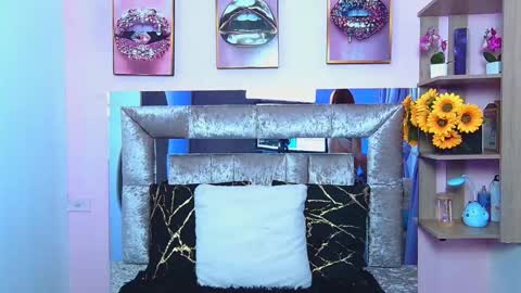 Snapshot of violett_froz chatting on October 24, 7:21 pm Violeta froz online show from October 24, 7:21 pm