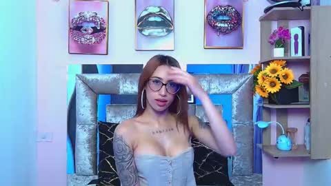 Snapshot of violett_froz chatting on November 5, 8:42 pm Violeta froz online show from November 5, 8:42 pm