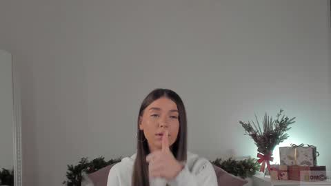 violetta_finch online show from January 11, 8:11 am