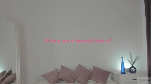 violetta_finch online show from February 3, 11:31 am