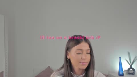 violetta_finch online show from February 14, 1:18 pm