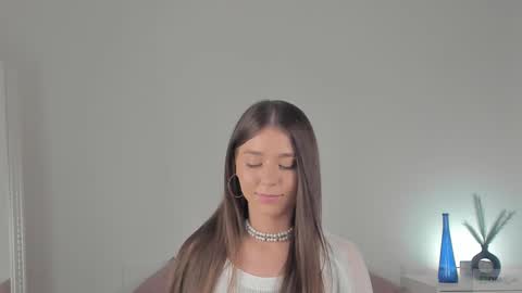 violetta_finch online show from February 14, 4:20 pm