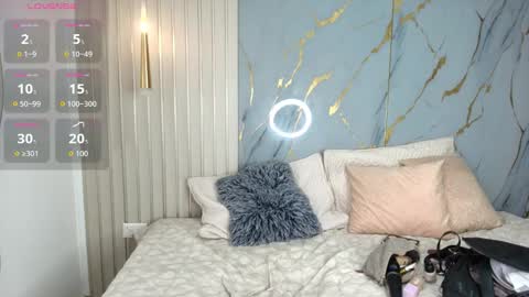 Snapshot of violetta_ross chatting on September 19, 11:44 am violetta_ross online show from September 19, 11:44 am