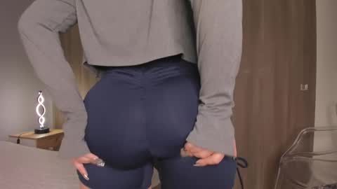 Snapshot of violetta_swift_ chatting on February 11, 4:33 am violetta independent model online show from February 11, 4:33 am