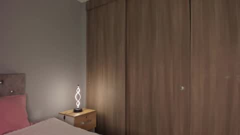 Snapshot of violetta_swift_ chatting on February 12, 7:02 am violetta independent model online show from February 12, 7:02 am