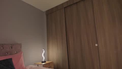 Snapshot of violetta_swift_ chatting on March 11, 6:32 am violetta independent model online show from March 11, 6:32 am