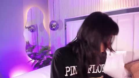 Snapshot of violettacolinss chatting on February 25, 11:31 am violettacolinss online show from February 25, 11:31 am