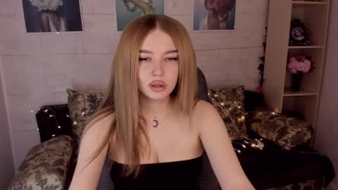 ViolettaOtis online show from January 26, 11:28 am