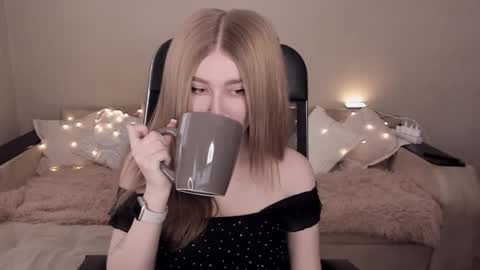 ViolettaOtis online show from February 15, 11:28 am