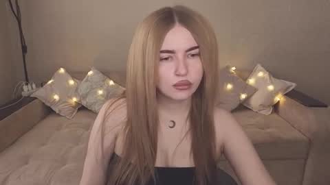 ViolettaOtis online show from October 19, 9:32 am