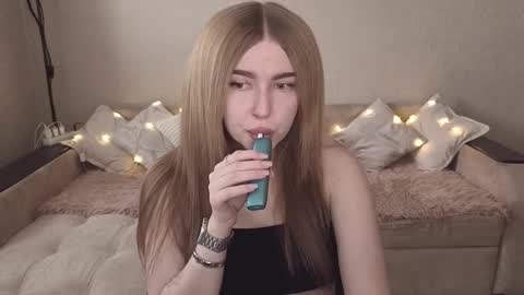 ViolettaOtis online show from October 24, 10:11 am