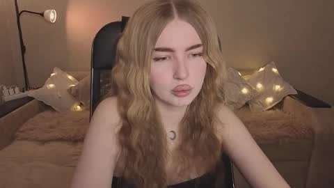 ViolettaOtis online show from February 23, 4:15 pm