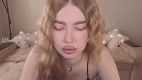 ViolettaOtis online show from April 4, 11:40 am