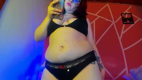 Snapshot of violettasexycam chatting on February 26, 1:11 am violetafetish online show from February 26, 1:11 am