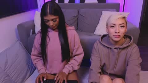 Snapshot of violettgrey_ chatting on January 11, 3:13 am Violet online show from January 11, 3:13 am