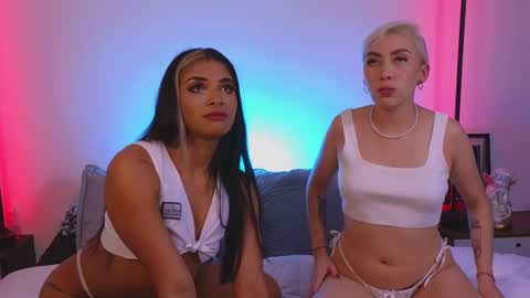 Snapshot of violettgrey_ chatting on February 14, 2:07 am Violet online show from February 14, 2:07 am