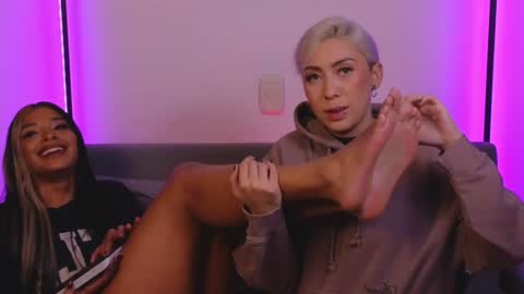 Snapshot of violettgrey_ chatting on February 26, 1:00 am Violet online show from February 26, 1:00 am