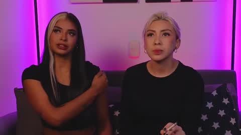 Snapshot of violettgrey_ chatting on February 28, 2:42 am Violet online show from February 28, 2:42 am