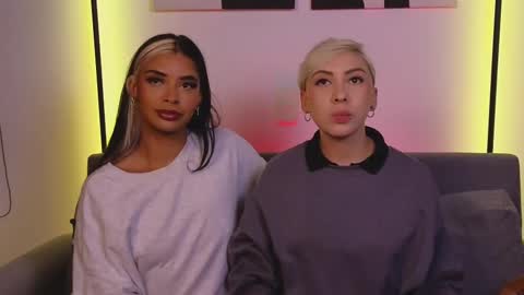 Snapshot of violettgrey_ chatting on March 5, 12:27 am Violet online show from March 5, 12:27 am